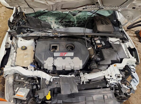 1FADP3L98HL326783 2017 FORD FOCUS White Rear interior view