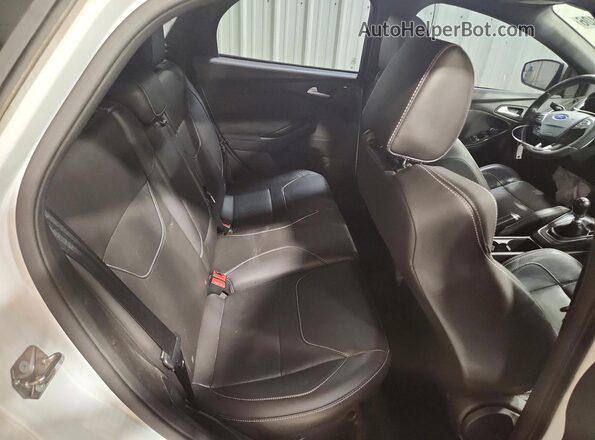 1FADP3L98HL326783 2017 FORD FOCUS White Rear seats view
