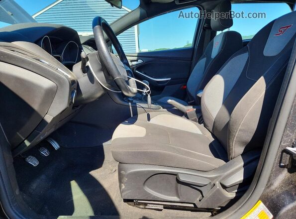 1FADP3L9XGL308560 2016 FORD FOCUS Gray Front interior view