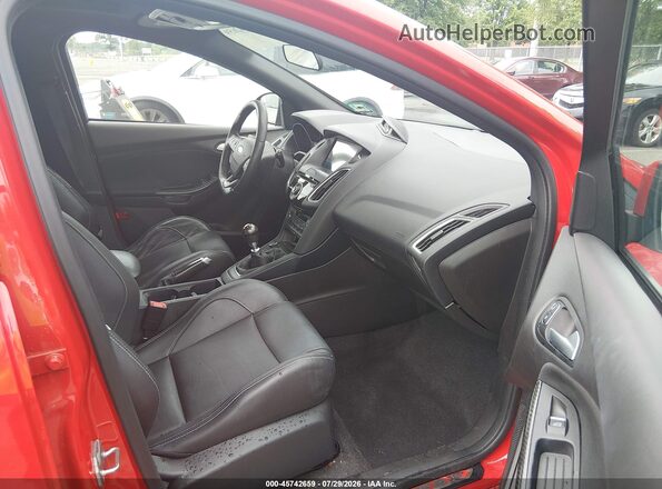 1FADP3L9XHL234140 2017 FORD FOCUS Red Вид салону спереду