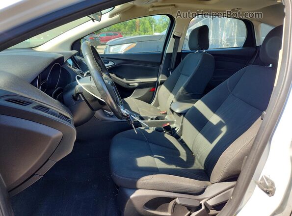 1FADP3M20HL298267 2017 FORD FOCUS White წინა სალონის ხედი