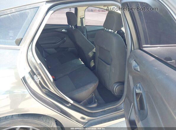 1FADP3M20JL223963 2018 FORD FOCUS Gray Widok naklejki z numerem VIN