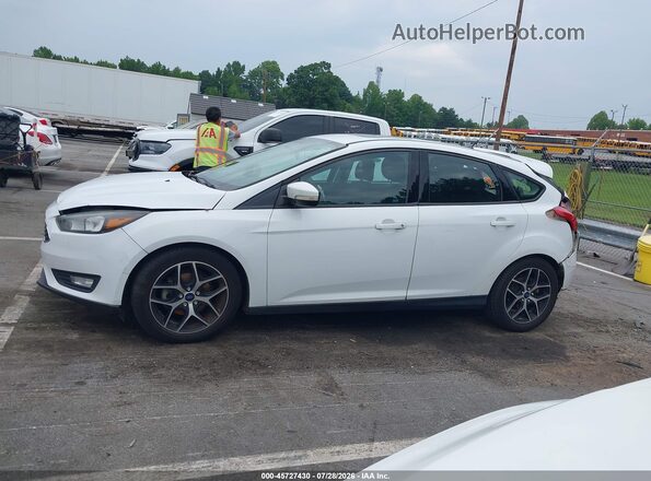 1FADP3M23HL281916 2017 FORD FOCUS White Widok wnętrza 360 stopni