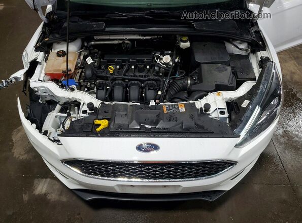 1FADP3M23JL272087 2018 FORD FOCUS White Widok komory silnika