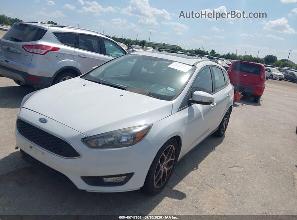 1FADP3M24JL242483 2018 FORD FOCUS White Vista tres cuartos delantera izquierda