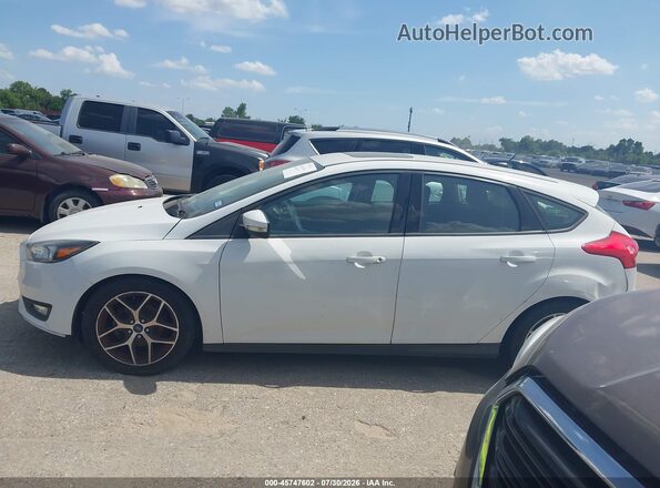 1FADP3M24JL242483 2018 FORD FOCUS White Vista interior de 360 grados