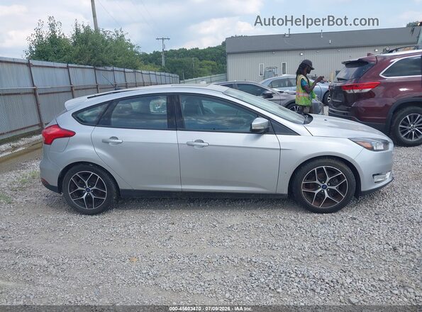 1FADP3M25HL203749 2017 FORD FOCUS Silver Սալոնի հետևի տեսք
