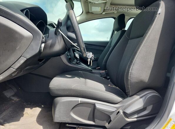 1FADP3M26JL241061 2018 FORD FOCUS Белый Вид салона спереди