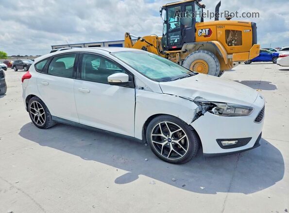 1FADP3M26JL241061 2018 FORD FOCUS Белый Передняя правая четверть