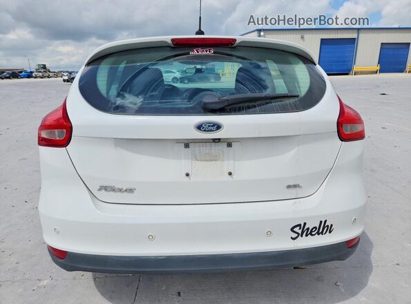 1FADP3M26JL241061 2018 FORD FOCUS Белый Вид сзади