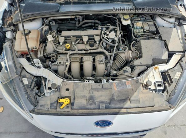 1FADP3M26JL241061 2018 FORD FOCUS Белый Вид задней части салона