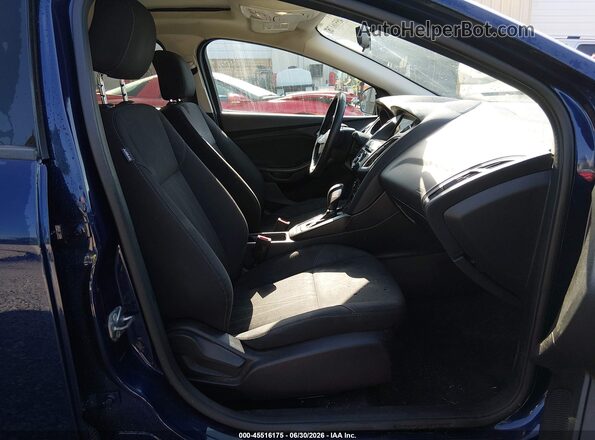 1FADP3M28HL308785 2017 FORD FOCUS Синий Вид салона спереди