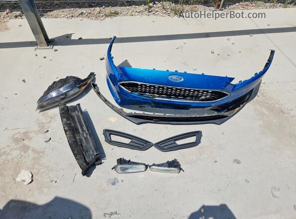 1FADP3M2XHL244460 2017 FORD FOCUS Blue Widok komory silnika