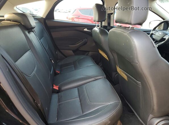 1FADP3N21JL323858 2018 FORD FOCUS Black უკანა სავარძლების ხედი