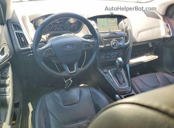 1FADP3N23JL278826 2018 FORD FOCUS Silver Dashboard view