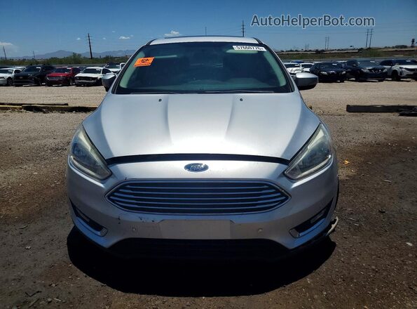 1FADP3N23JL278826 2018 FORD FOCUS Silver Front view
