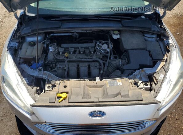 1FADP3N23JL278826 2018 FORD FOCUS Silver Rear interior view