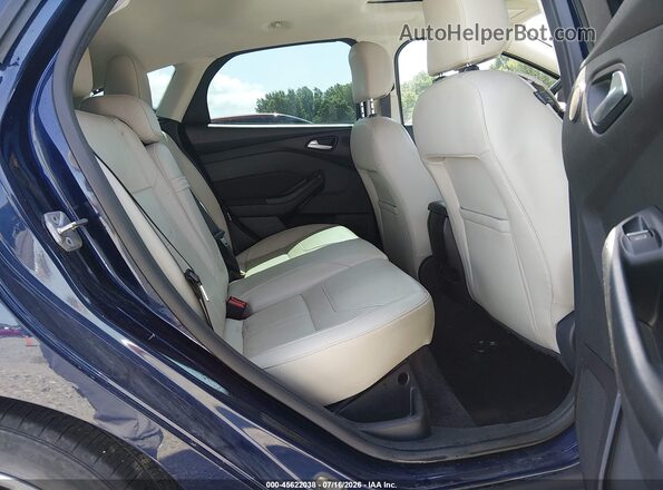 1FADP3N24GL391435 2016 FORD FOCUS Синий Вид наклейки с VIN-кодом