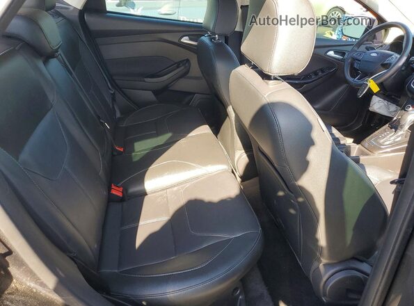 1FADP3N24JL283405 2018 FORD FOCUS Gray Հետևի նստատեղերի տեսք