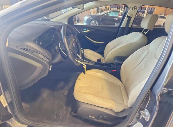 1FADP3N25GL330451 2016 FORD FOCUS Gray Вид салону спереду