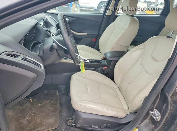 1FADP3N26GL299338 2016 FORD FOCUS Серый Вид салона спереди