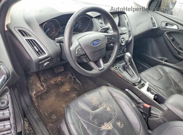1FADP3N26HL334770 2017 FORD FOCUS Черный Вид панели приборов