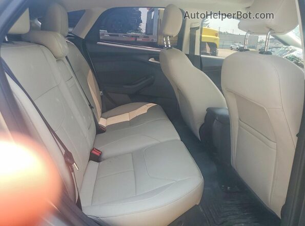 1FADP3N27GL302909 2016 FORD FOCUS Beige Вид задніх сидінь