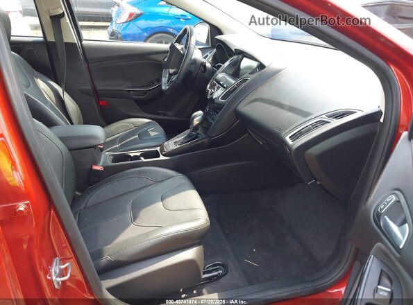 1FADP3N28JL303221 2018 FORD FOCUS Red Front interior view