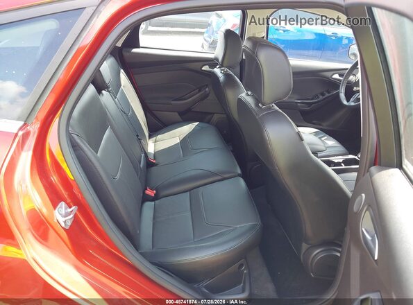 1FADP3N28JL303221 2018 FORD FOCUS Red VIN sticker view