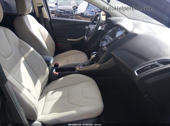 1FADP3N29GL315936 2016 FORD FOCUS Серый Вид салона спереди