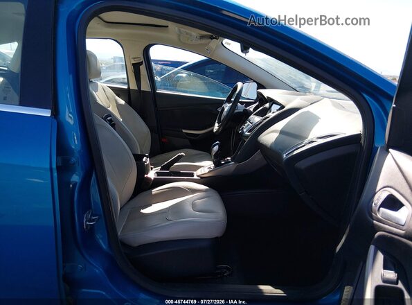 1FADP3N29GL335507 2016 FORD FOCUS Blue Widok wnętrza z przodu