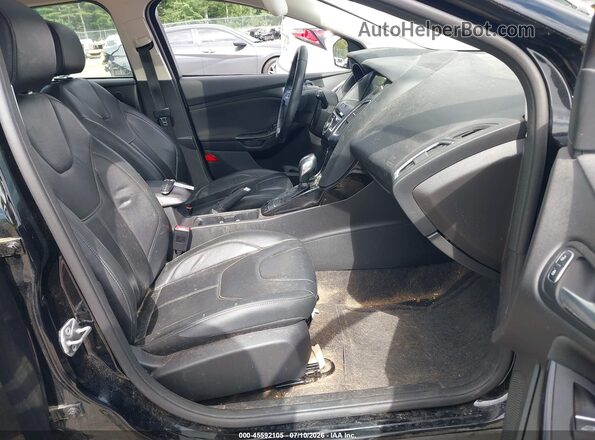 1FADP3N29HL335184 2017 FORD FOCUS Черный Вид салона спереди