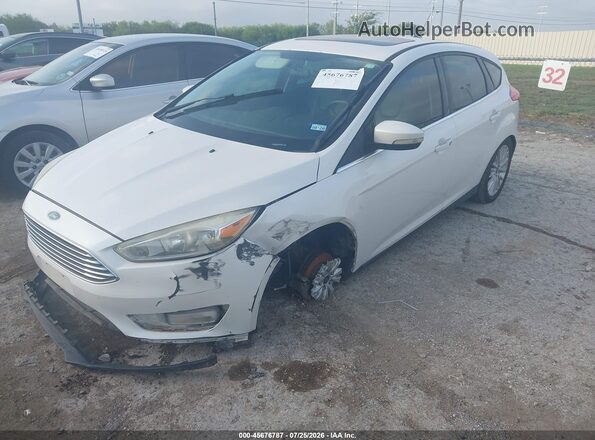 1FADP3N2XHL299411 2017 FORD FOCUS White Przód lewy