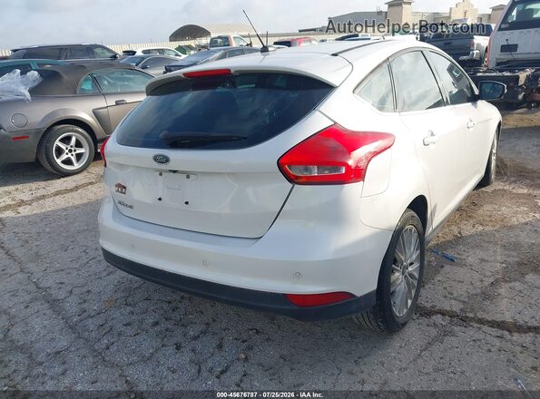 1FADP3N2XHL299411 2017 FORD FOCUS White Tył prawy