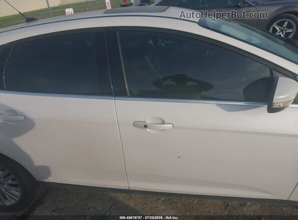 1FADP3N2XHL299411 2017 FORD FOCUS White Widok zestawu wskaźników
