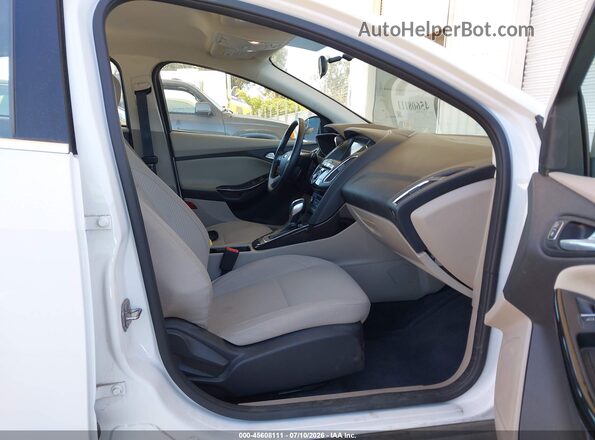 1FADP3R40JL296129 2018 FORD FOCUS ELECTRIC Белый Вид салона спереди