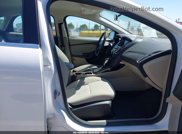 1FADP3R43JL296125 2018 FORD FOCUS ELECTRIC Белый Вид салона спереди