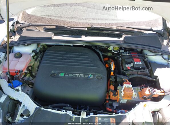 1FADP3R43JL296125 2018 FORD FOCUS ELECTRIC Белый Вид сзади