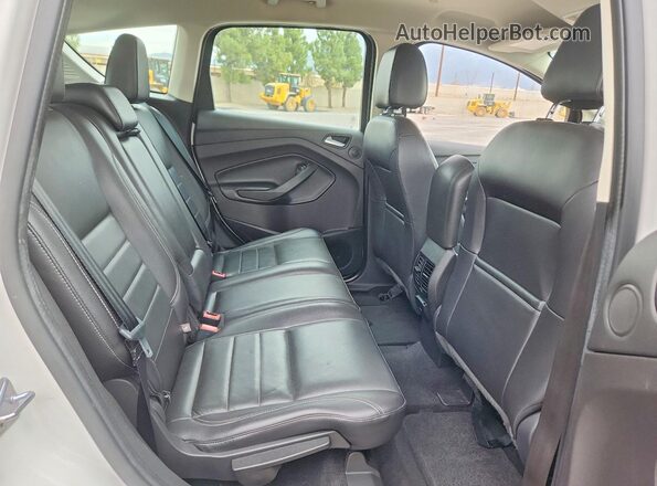 1FADP5CUXGL108374 2016 FORD C-MAX White Widok tylnych siedzeń