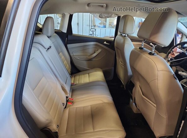 1FADP5DU5HL109738 2017 FORD C-MAX White Widok wnętrza z tyłu