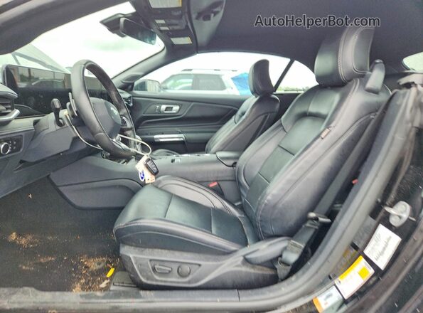 1FAGP8FF8R5100244 2024 FORD MUSTANG Черный Вид салона спереди