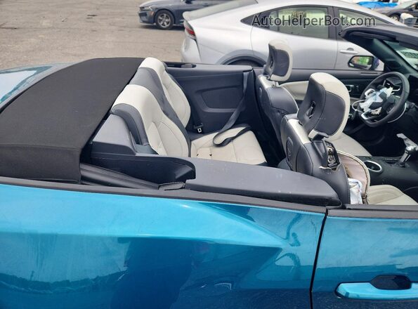 1FAGP8UH2T5122056 2026 FORD MUSTANG Blue Widok tylnych siedzeń