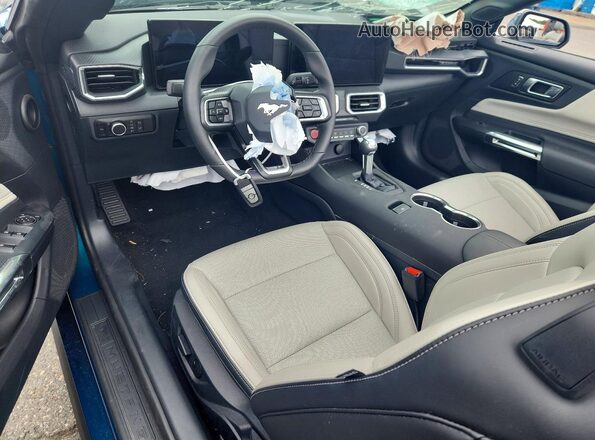 1FAGP8UH2T5122056 2026 FORD MUSTANG Blue Widok deski rozdzielczej