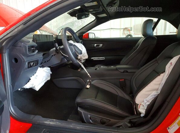 1FAGP8UH4T5115643 2026 FORD MUSTANG Red Вид салону спереду