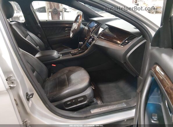 1FAHP2F82JG127497 2018 FORD TAURUS Silver Front interior view