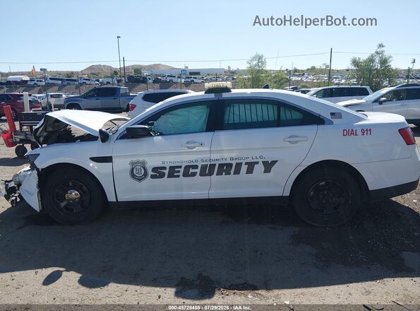 1FAHP2L81GG134504 2016 FORD POLICE INTERCEPTOR White 360 interior view