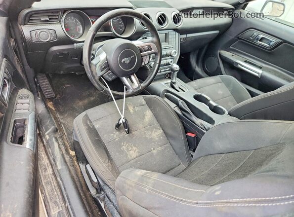 1FATP8EM3G5290806 2016 FORD MUSTANG White Vista del salpicadero