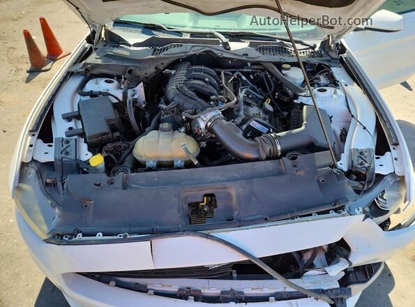 1FATP8EM3G5307104 2016 FORD MUSTANG White Вид задньої частини салону