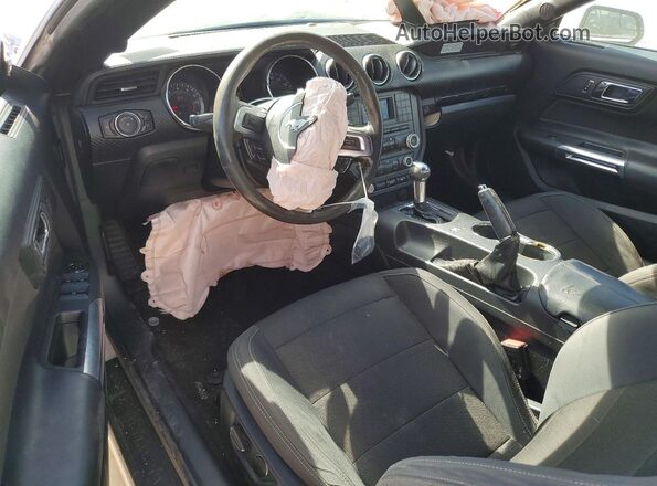 1FATP8EM5G5243440 2016 FORD MUSTANG White Vista del salpicadero