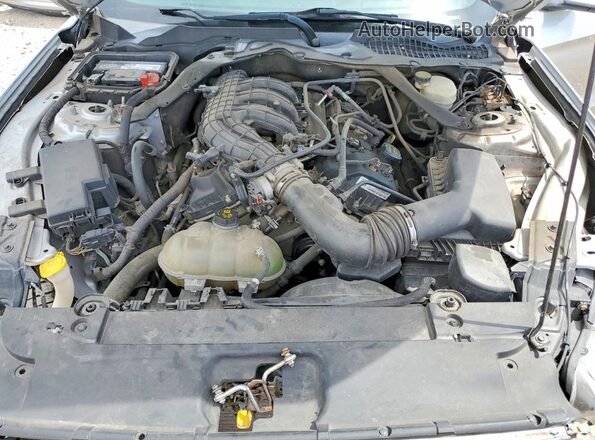 1FATP8EM7G5227076 2016 FORD MUSTANG Серебряный Вид задней части салона